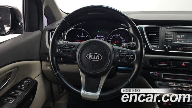 Kia All New Carnival VIP, 2016 13
