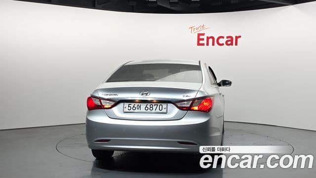 Hyundai YF Sonata LPI Premier(для людей с инвалидностью), 2011 4