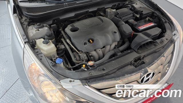 Hyundai YF Sonata LPI Premier(для людей с инвалидностью), 2011 6