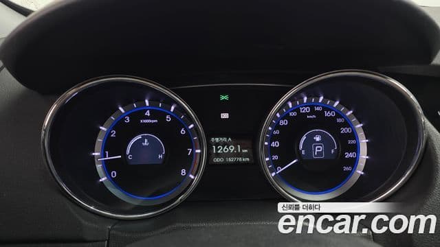 Hyundai YF Sonata LPI Premier(для людей с инвалидностью), 2011 8