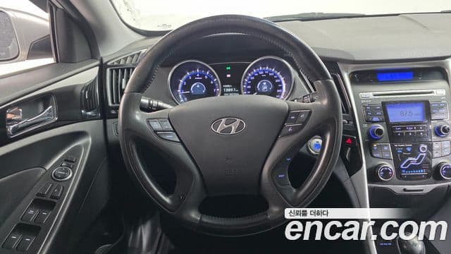 Hyundai YF Sonata LPI Premier(для людей с инвалидностью), 2011 14