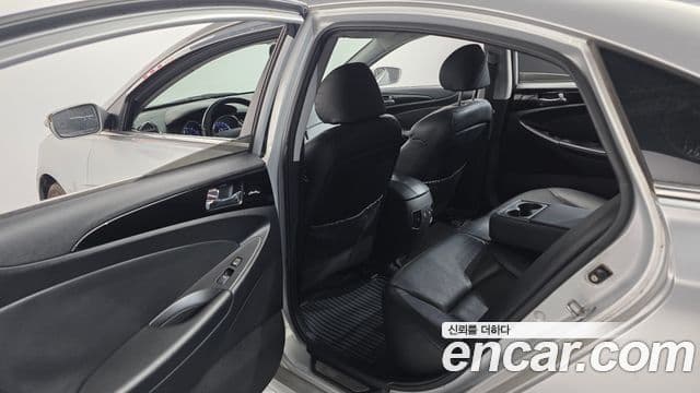 Hyundai YF Sonata LPI Premier(для людей с инвалидностью), 2011 17