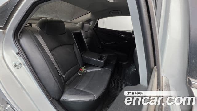 Hyundai YF Sonata LPI Premier(для людей с инвалидностью), 2011 19