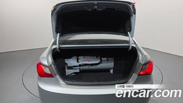 Hyundai YF Sonata LPI Premier(для людей с инвалидностью), 2011 20