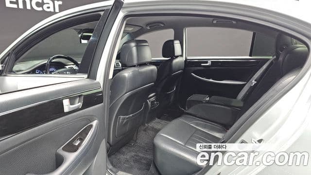 Hyundai Genesis Special, 2013 12