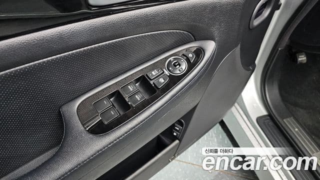 Hyundai Genesis Special, 2013 17