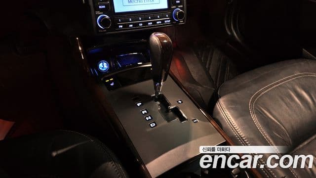 Hyundai The / новый Luxury Grandeur LPI Q270 Standard, 2011 9