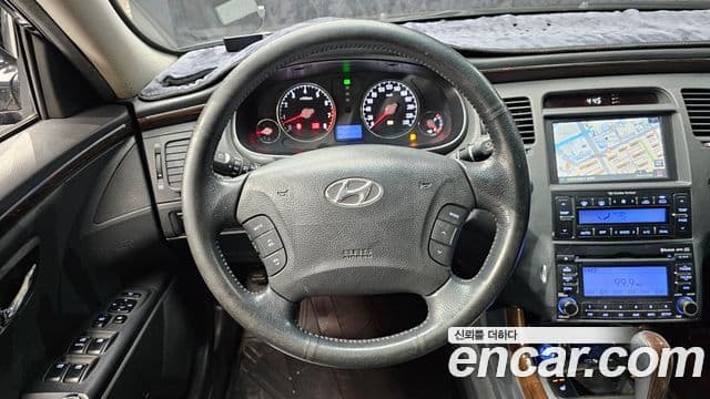 Hyundai The / новый Luxury Grandeur LPI Q270 Standard, 2011 14