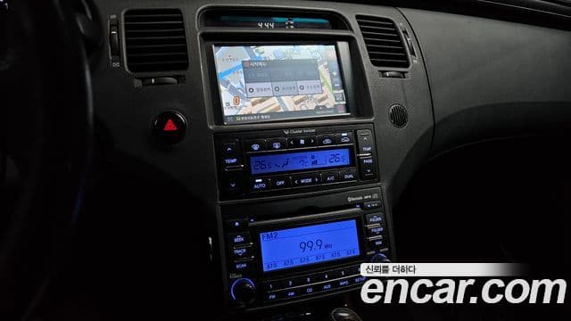 Hyundai The / новый Luxury Grandeur LPI Q270 Standard, 2011 18