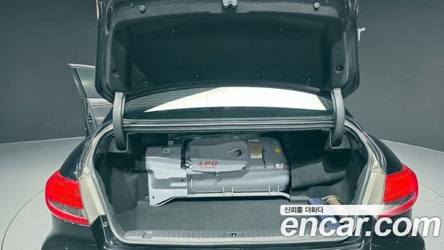 Hyundai The / новый Luxury Grandeur LPI Q270 Standard, 2011 20