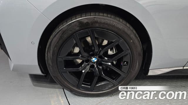 BMW 7시리즈 (G70) 740d xDrive M Sport, 2025 все фото