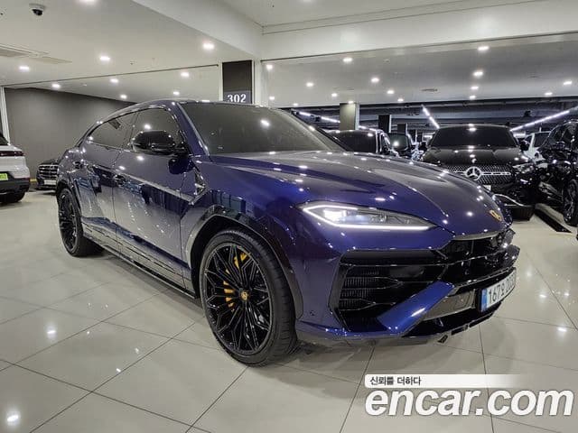 Lamborghini Urus 4.0 V8 SE, 2025 1