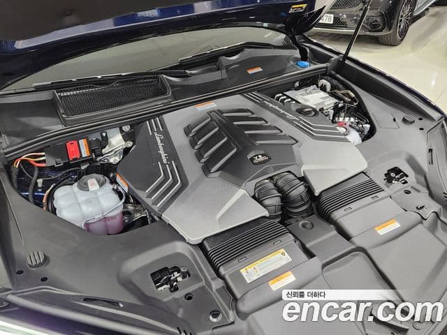 Lamborghini Urus 4.0 V8 SE, 2025 6