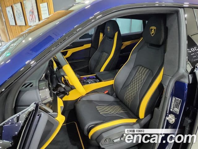 Lamborghini Urus 4.0 V8 SE, 2025 10