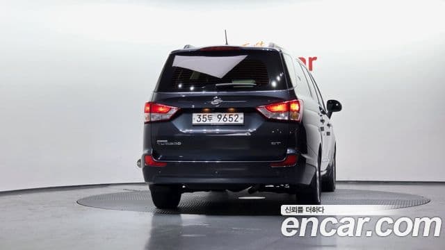 KG모빌리티(SsangYong) Korando 투리스모 2WD GT 9인승, 2014 4