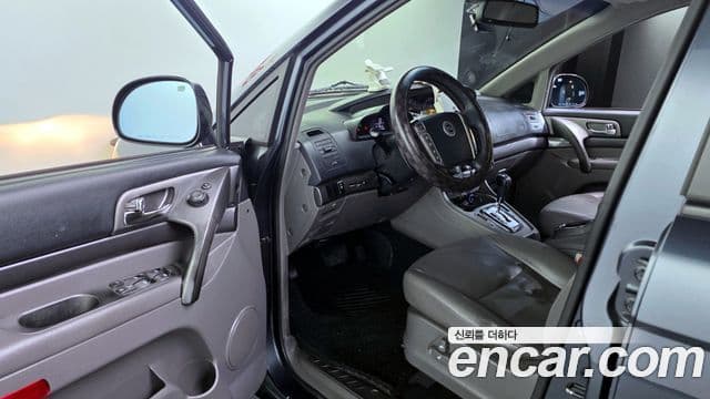 KG모빌리티(SsangYong) Korando 투리스모 2WD GT 9인승, 2014 10