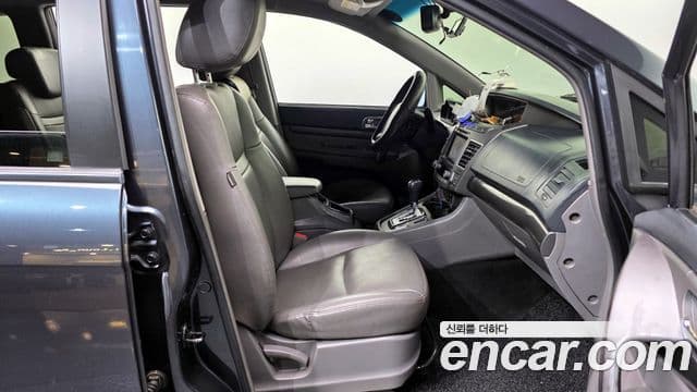 KG모빌리티(SsangYong) Korando 투리스모 2WD GT 9인승, 2014 11