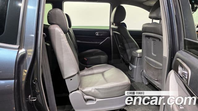 KG모빌리티(SsangYong) Korando 투리스모 2WD GT 9인승, 2014 12