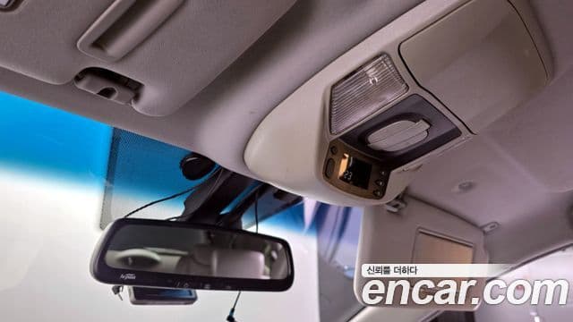 KG모빌리티(SsangYong) Korando 투리스모 2WD GT 9인승, 2014 18