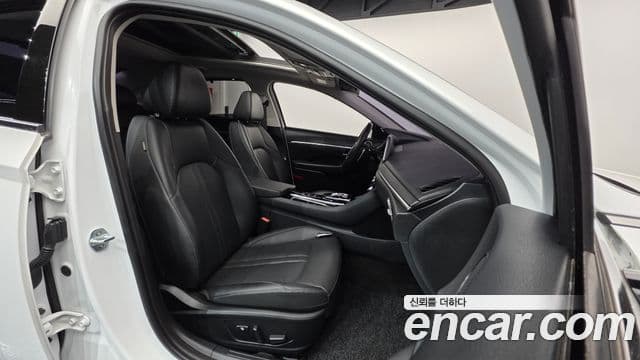 Hyundai Sonata (DN8) Premium Family, 2020 10