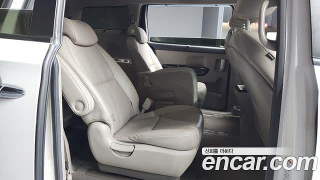 Kia All New Carnival Prestige, 2015 12