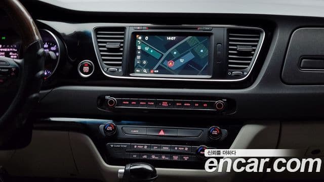 Kia All New Carnival Prestige, 2015 14