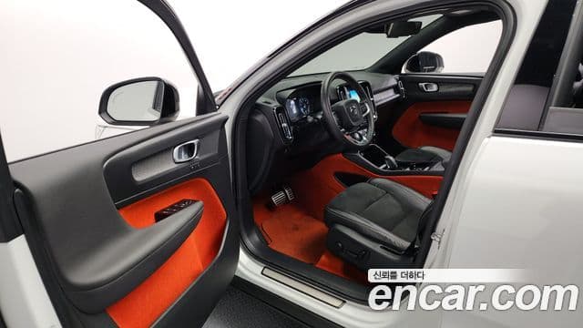 Volvo XC40 B4 R-Design, 2021 10