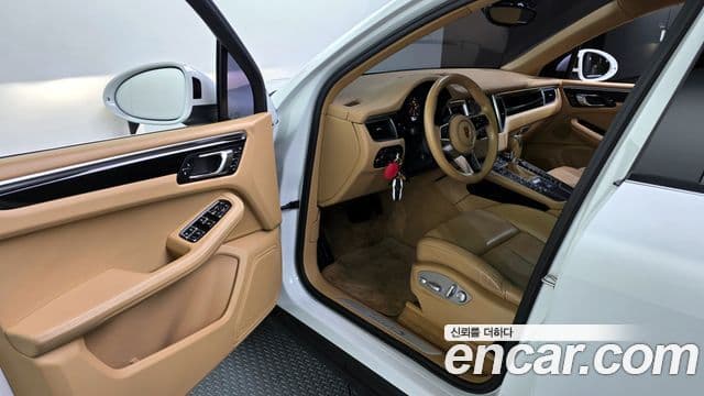 Porsche Macan 95B, 2017 10