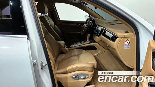 Porsche Macan 95B, 2017 11