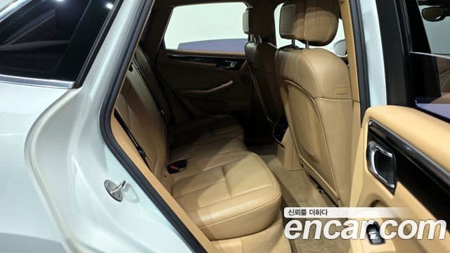 Porsche Macan 95B, 2017 12