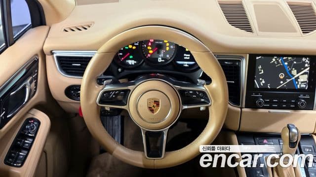 Porsche Macan 95B, 2017 13