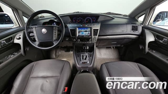 KG모빌리티(SsangYong) Korando 투리스모 4WD GT 11인승, 2014 7