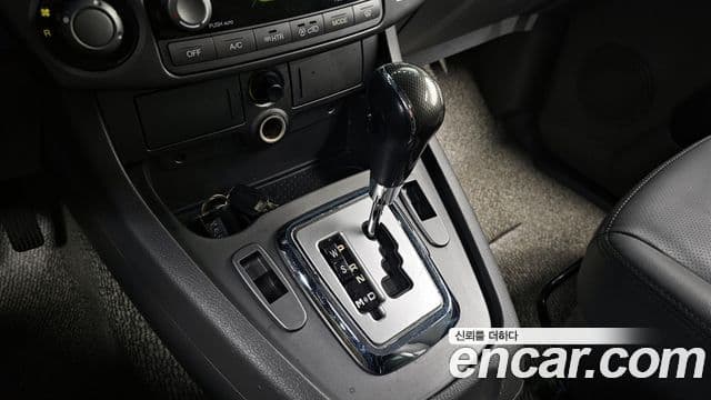 KG모빌리티(SsangYong) Korando 투리스모 4WD GT 11인승, 2014 9