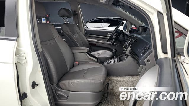 KG모빌리티(SsangYong) Korando 투리스모 4WD GT 11인승, 2014 10