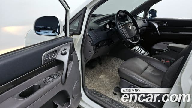 KG모빌리티(SsangYong) Korando 투리스모 4WD GT 11인승, 2014 11