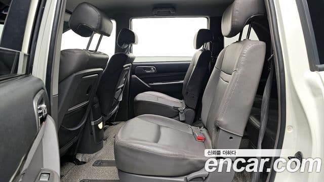 KG모빌리티(SsangYong) Korando 투리스모 4WD GT 11인승, 2014 12