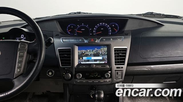 KG모빌리티(SsangYong) Korando 투리스모 4WD GT 11인승, 2014 15