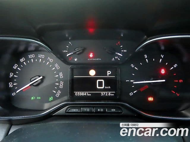 Ситроен / DS C3 Эйркросс (Aircross) 1.5 BlueHDi Feel (название комплектации), 2019 9