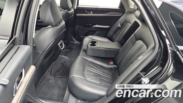 Kia K5 3세대 Signature, 2022 11