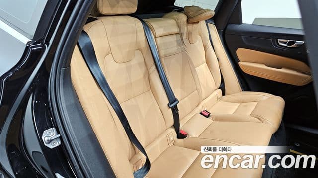 Volvo XC60 2세대 B5 Inscription, 2021 12