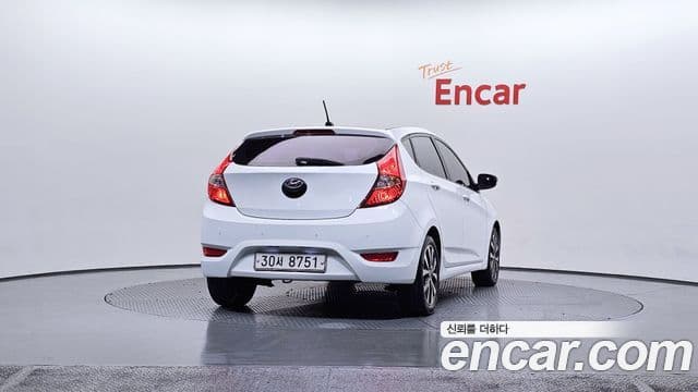 Hyundai Accent(новый кузов / новое поколение) Premier, 2012 4