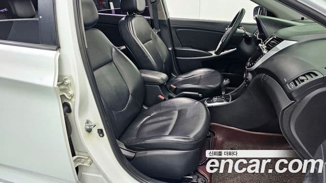 Hyundai Accent(новый кузов / новое поколение) Premier, 2012 10