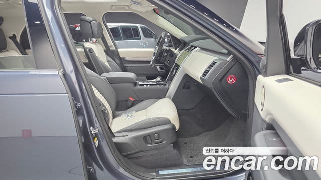 Land Rover Discovery 5 D350 Dynamic HSE, 2025 10
