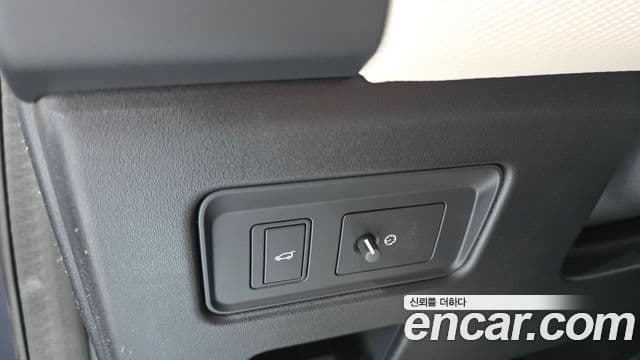 Land Rover Discovery 5 D350 Dynamic HSE, 2025 17