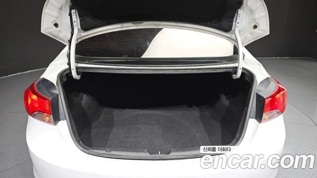 Hyundai Avante MD M16 GDI Smart, 2013 20