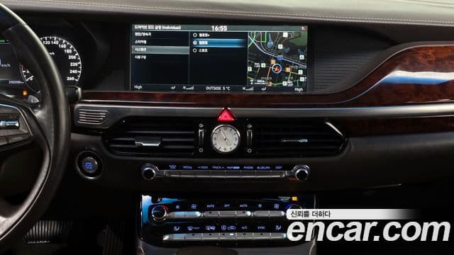 Genesis EQ900 Prestige, 2016 17