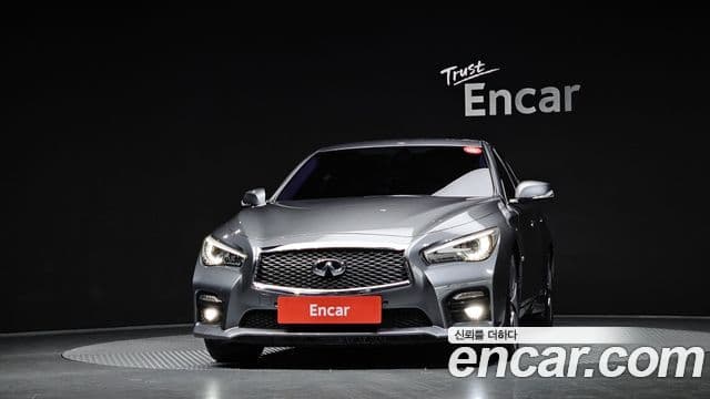 Infiniti Q50 3.5 гибрид Essence, 2016 3