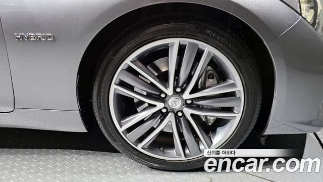 Infiniti Q50 3.5 гибрид Essence, 2016 все фото