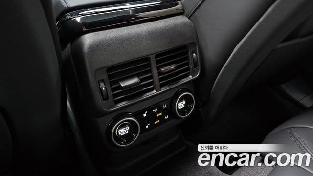 Land Rover Range Rover Velar 3.0 P400 Dynamic HSE, 2025 18