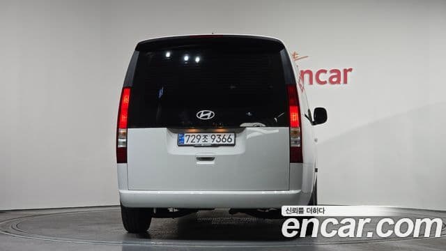 Hyundai Staria Modern, 2025 4